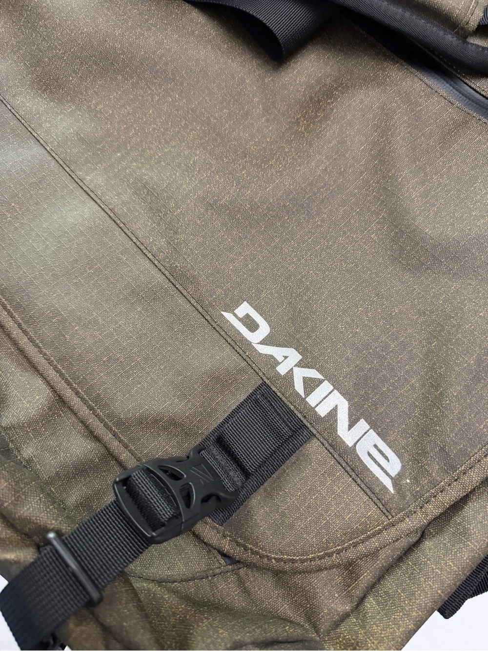 Dakine messenger bag